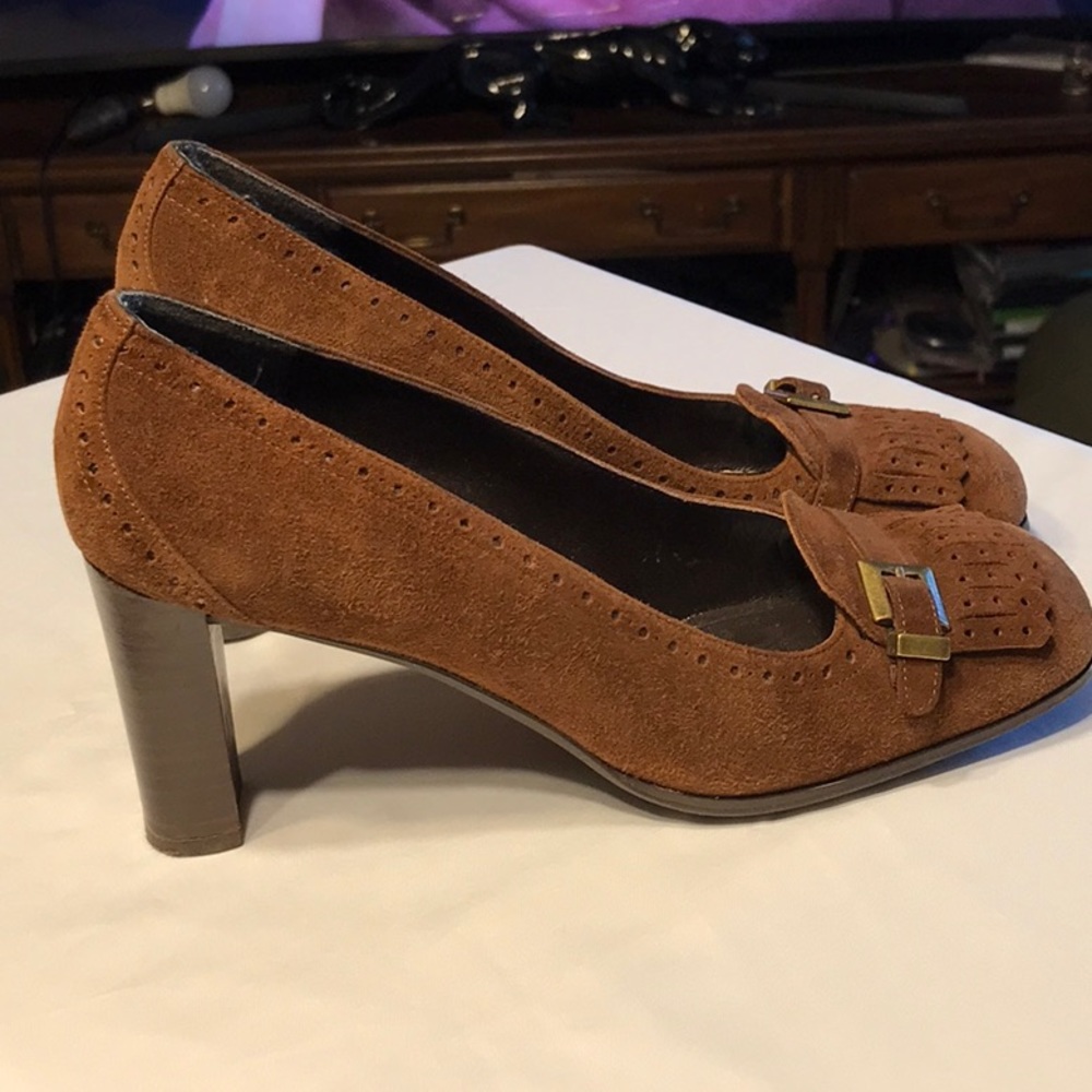 Stuart Weizmann shoes that are beauties! 🤎